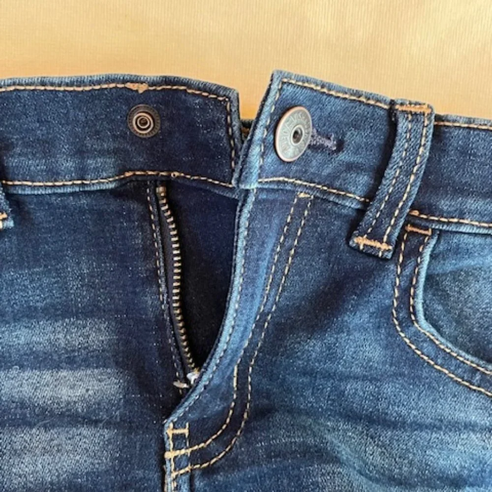 OSHKOSH B’GOSH | Boys Jeans Size 4 Kid Adjustable waist stretch-NWT